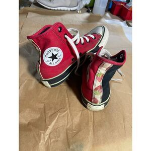 Converse contrast color with cute strawberry  accent details size 7